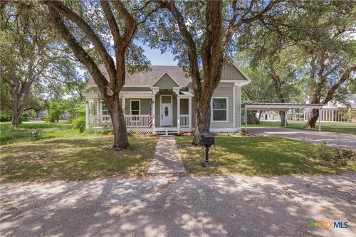 209 Progress St, Edna, TX, 77957-3531 | Card Image