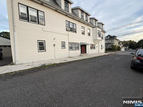 72 Hazelton St, Ridgefield Park, NJ, 07660-1151 | Card Image