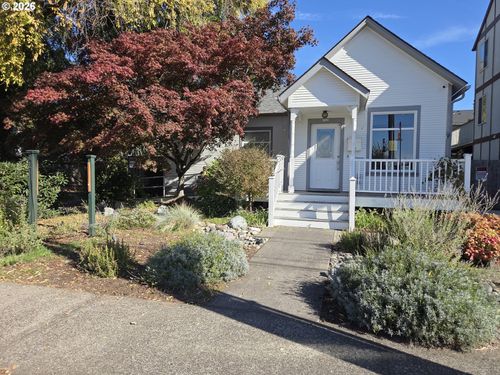 722 N Main Ave, Gresham, OR, 97030-7240 | Card Image