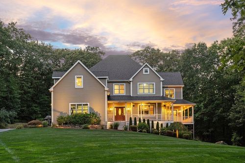 64 Acorn Dr, Uxbridge, MA, 01569-2161 | Card Image