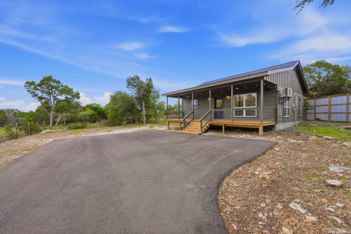 833 Canyon Oaks Dr, Canyon Lake, TX, 78133-5802 | Card Image