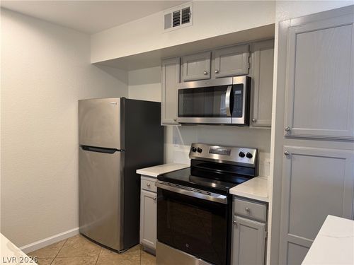 2154-6650 W Warm Springs Rd, Las Vegas, NV, 89118-4602 | Card Image