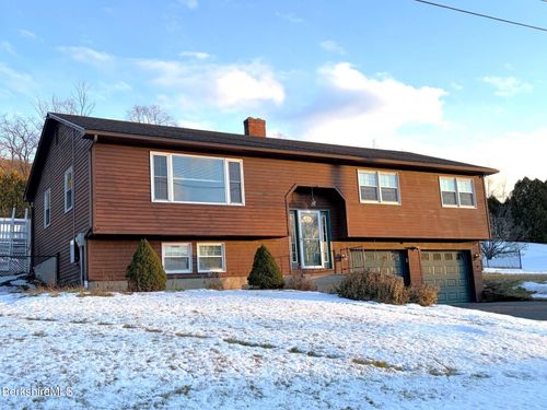 8 Country Rd, Adams, MA, 01220 | Card Image