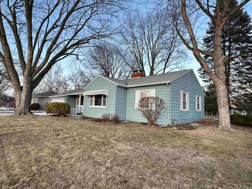 3314 Scenic Dr, Cedar Falls, IA, 50613-6064 | Card Image