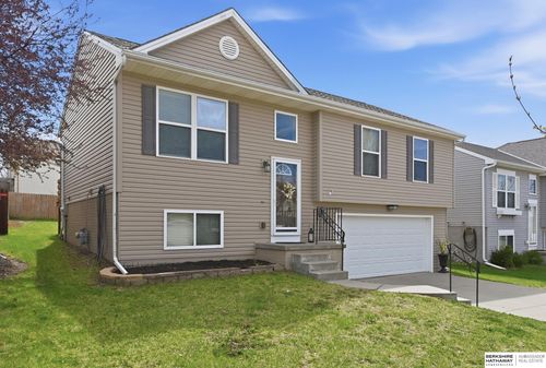 19513 T Street, Omaha, NE, 68135 | Card Image