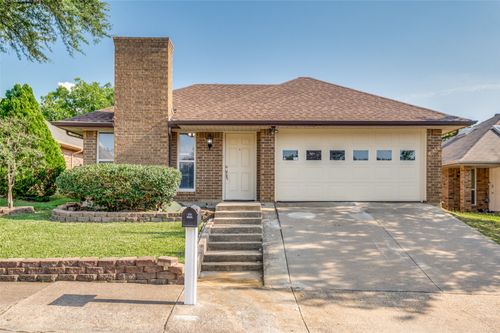 2208 Cedarcrest Dr, Carrollton, TX, 75007-5763 | Card Image