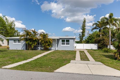 3208 Pinetree St, Port Charlotte, FL, 33952-6541 | Card Image