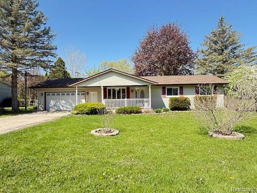 6104 Blackmore St, Mayville, MI, 48744-9131 | Card Image