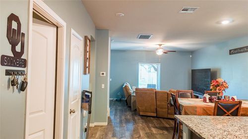 1016 Nw 4th St, Newcastle, OK, 73065-4275 | Card Image