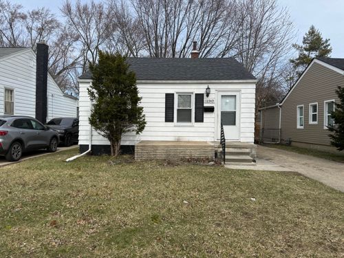 18949 Washtenaw St, Harper Woods, MI, 48225-2149 | Card Image