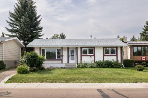 17 Northstar Drive, Lacombe, AB, T4L1S1 | Card Image