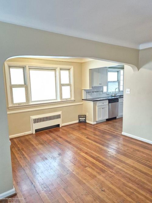 1931 Norwood Dr, Grosse Pointe Woods, MI, 48236-1794 | Card Image