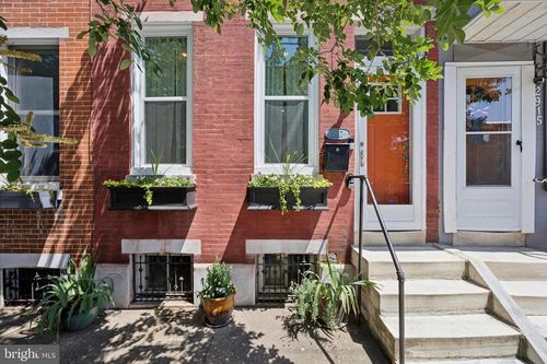 2917 Ogden St, PHILADELPHIA, PA, 19130-1105 | Card Image