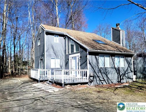 8382 Garden Dr, Tobyhanna, PA, 18466-3330 | Card Image