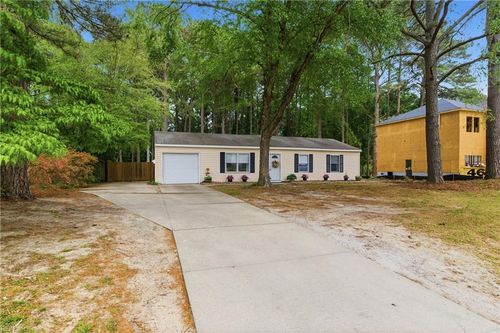 1619 Colonial Ave, Smithfield, VA, 23430-5828 | Card Image