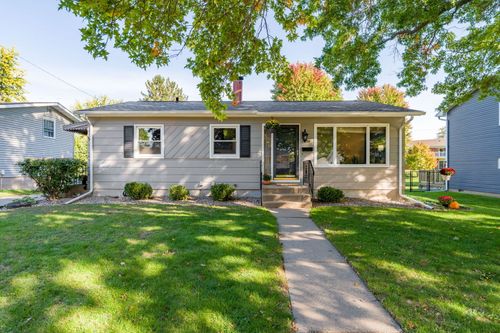 1828 E 32nd St, Davenport, IA, 52807-2008 | Card Image