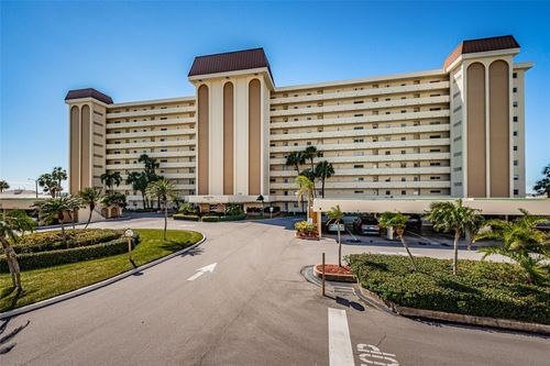 905-4750 Cove Cir, St Petersburg, FL, 33708-2858 | Card Image