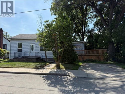 35 Baker St, Hamilton, ON, L8R1V4 | Card Image