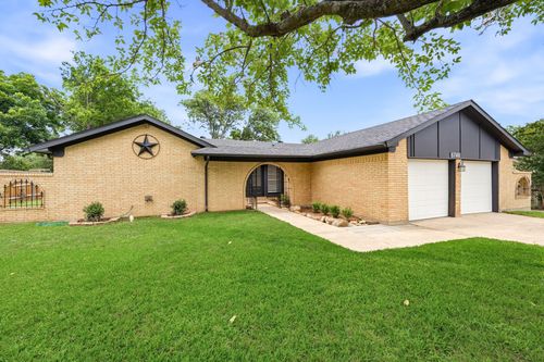 6748 Greenacres Drive, North Richland Hills, TX, 76182 | Card Image