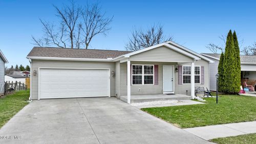 2105 Redbud Ln, Delta, OH, 43515-9120 | Card Image