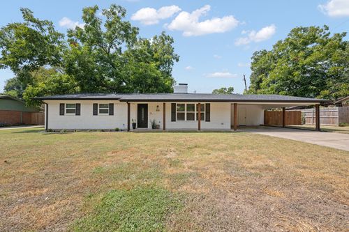 806 S Colonial Dr, Cleburne, TX, 76033-6026 | Card Image