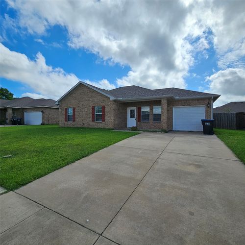 2103 Oliver St, Greenville, TX, 75401-2849 | Card Image