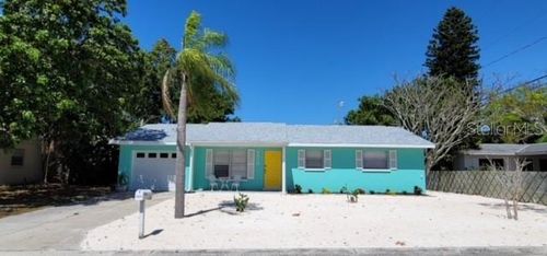 8218 43rd Ave W, BRADENTON, FL, 34209-6410 | Card Image