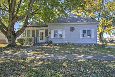 321 N Poplar Street, House other with 2 bedrooms, 1 bathrooms and null parking in Assumption IL | Image 1