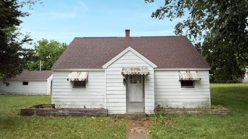 301 Mcmaster St, Dowagiac, MI, 49047-1328 | Card Image