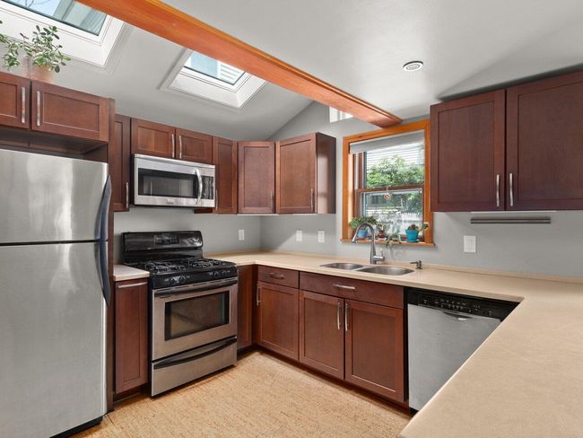 15 West Ln, House other with 2 bedrooms, 2 bathrooms and null parking in Winooski VT | Image 5