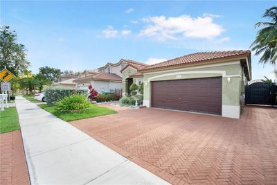 4437 Sw 161st Path, House other with 3 bedrooms, 2 bathrooms and null parking in Miami FL | Image 2