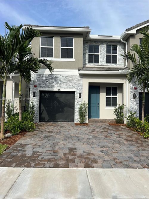 136 Sw 170th Ave, Pembroke Pines, FL, 33027-4966 | Card Image