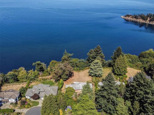 4598 Torquay Dr, Saanich, BC, V8N3L7 | Card Image