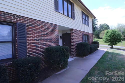 apt-29-525 12th St Sw, Hickory, NC, 28602-2552 | Card Image