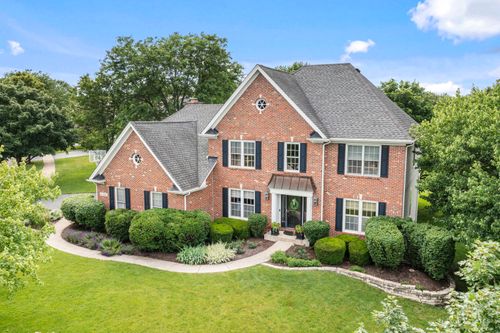 158 Derby Glen Dr, Glen Ellyn, IL, 60137-3219 | Card Image