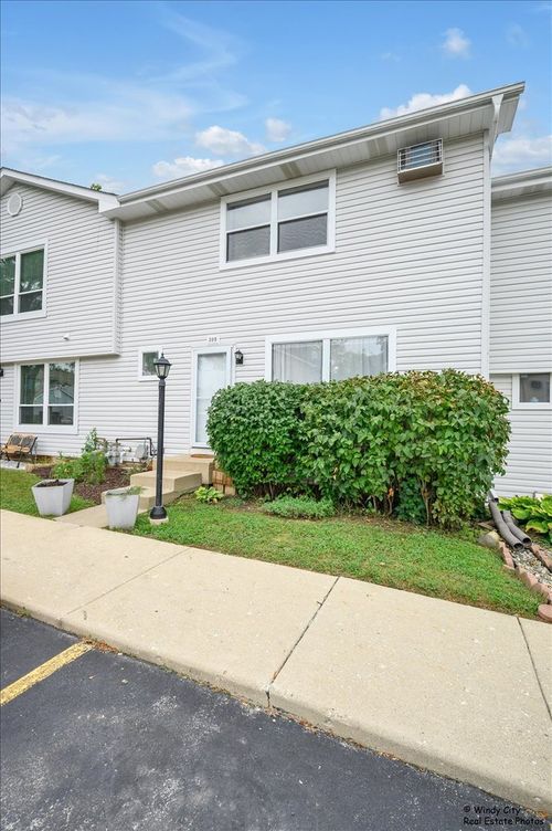309 Peppertree Ln, Aurora, IL, 60504-4043 | Card Image