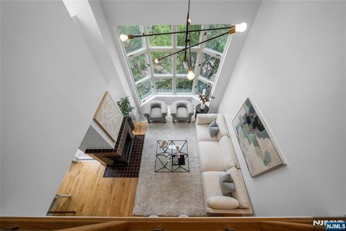 312 Hancock Ct, Edgewater, NJ, 07020-1604 | Card Image