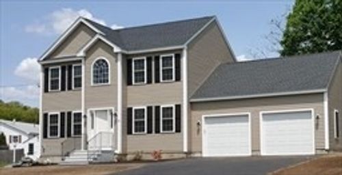 47 Carolyn St, Leominster, MA, 01453-4641 | Card Image