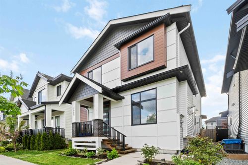 7065 194a St, Surrey, BC, V4N1N2 | Card Image