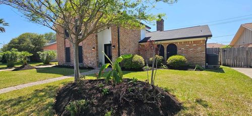 47 W Dansby Dr, Galveston, TX, 77551-1745 | Card Image