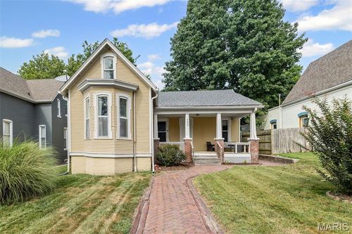 132 N Pennsylvania Ave, Belleville, IL, 62220-3954 | Card Image