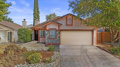 8632 Sycamore Glen Way, House other with 3 bedrooms, 2 bathrooms and null parking in Antelope CA | Image 1