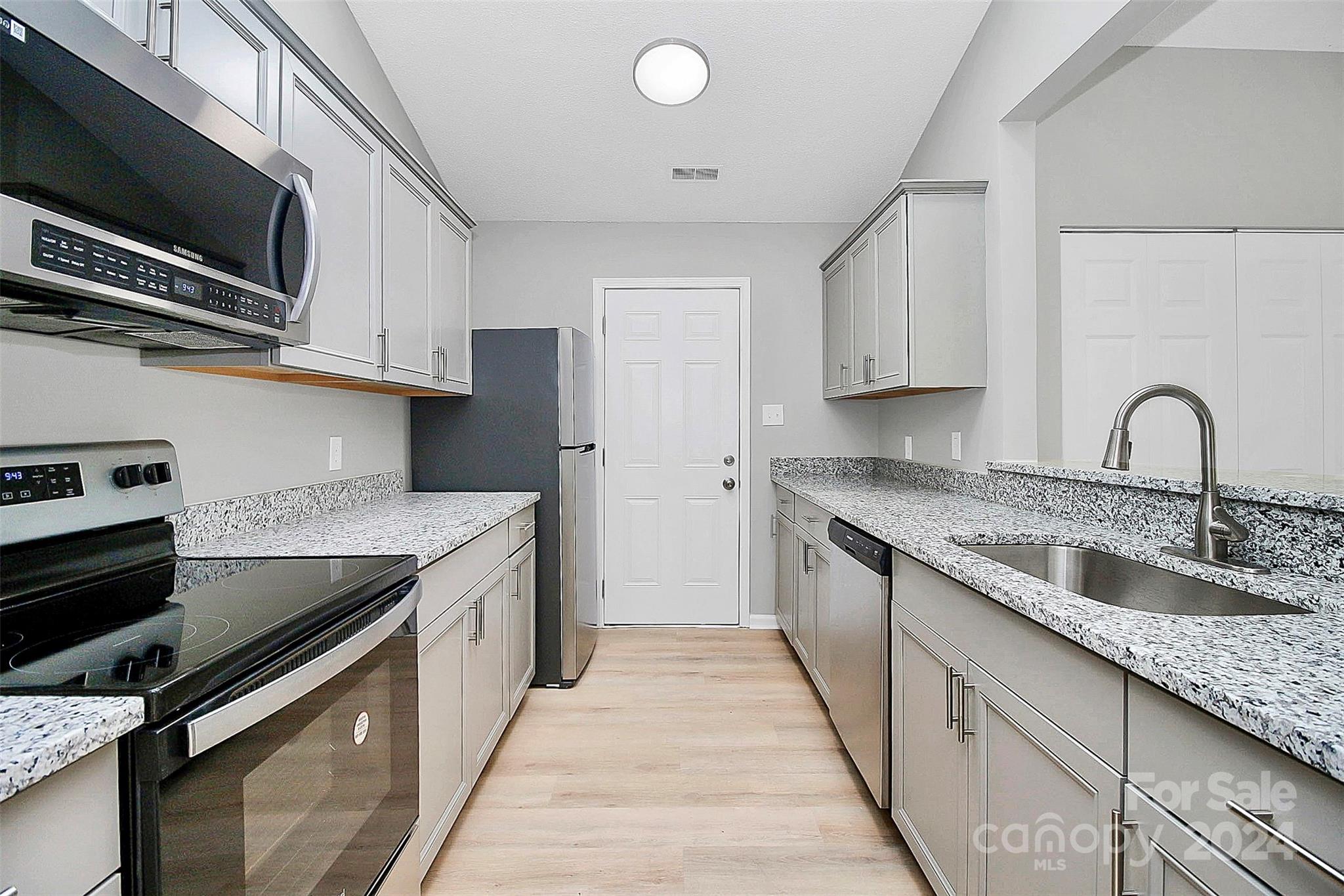 Woodrock Ct, Charlotte, NC 28214