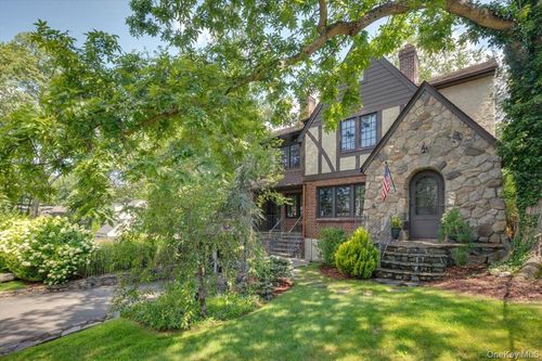 30 Lindbergh Ave, Rye, NY, 10580-2418 | Card Image