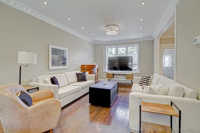 340 Jones Ave, Home with 3 bedrooms, 3 bathrooms and null parking in Toronto ON | Image 3