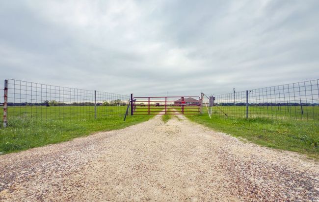 592 S Baese Rd, House other with 3 bedrooms, 2 bathrooms and null parking in Elm Mott TX | Image 28