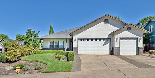 494 Pinnacle Rdg, Eagle Point, OR, 97524-9031 | Card Image