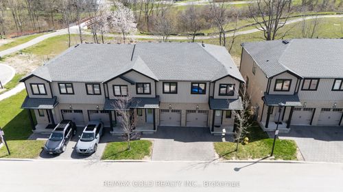 8-2621 Holbrook Dr, London, ON, N6M0G2 | Card Image