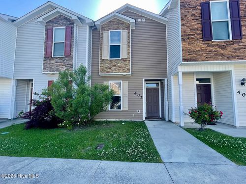 402 Glenhaven Ln, Jacksonville, NC, 28546-8431 | Card Image
