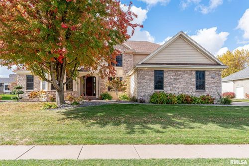 6334 Whispering Pines Dr, Davenport, IA, 52807-3965 | Card Image